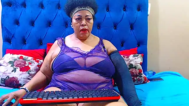 Chat +18 de ebonycandy10 ao vivo