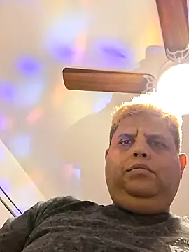 laraut69 Show Webcam