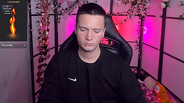 ZackVibe: вебкам-шоу