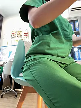 secretly_masturbating Show Webcam