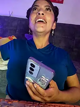 Chatroom XXX en direct de Fox_Roxxan