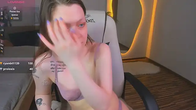 دردشة Lunar_Lily الجنسية المباشرة