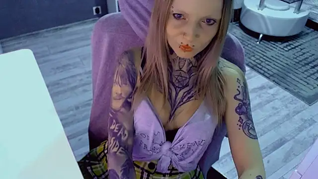 InesGold: απευθείας συνομιλία ΧΧΧ