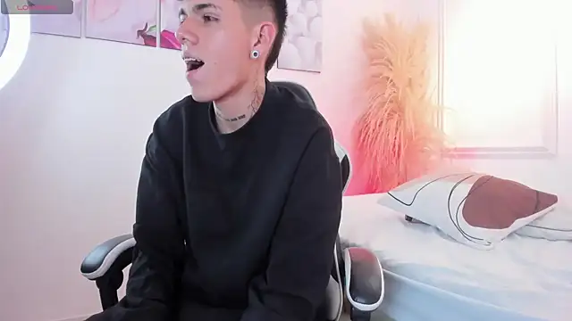 Tommy_valverde Webcam show