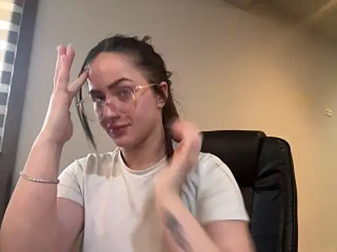 Онлайн чат XXX LucyLextonX