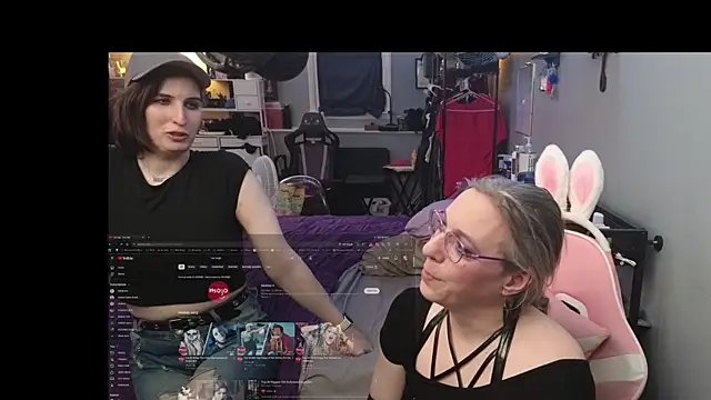 PolyCircus' Live XXX Chat