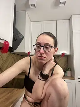 MartiniiSelenna's Live XXX Chat