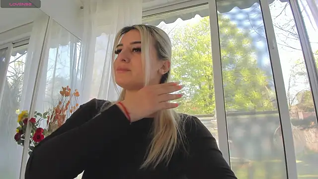 Ella_Vee: онлайн-секс-чат