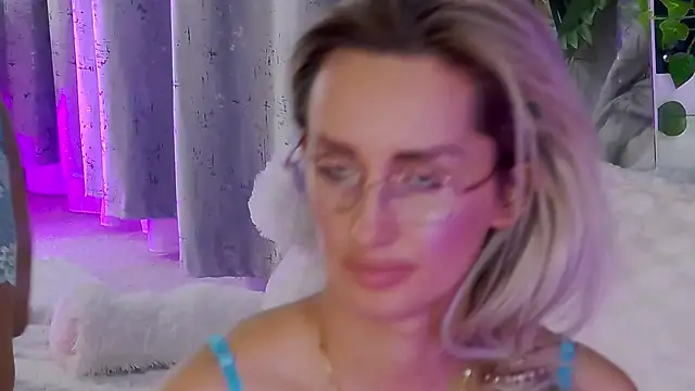 Chat XXX en directo de IsabelleEthan