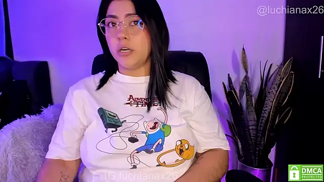 lucy26_ Chat XXX in diretta