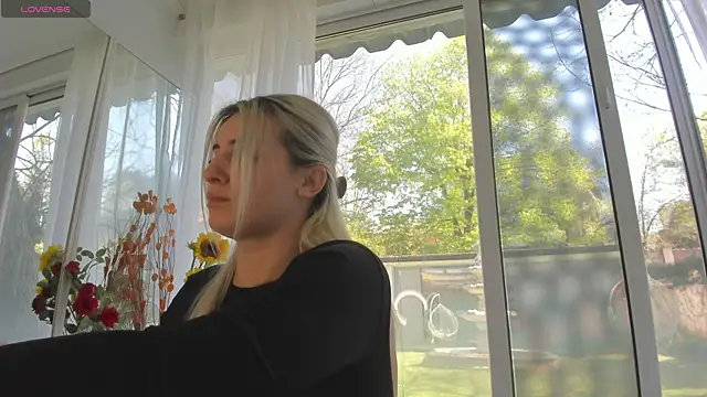 Chat +18 de Ella_Vee ao vivo