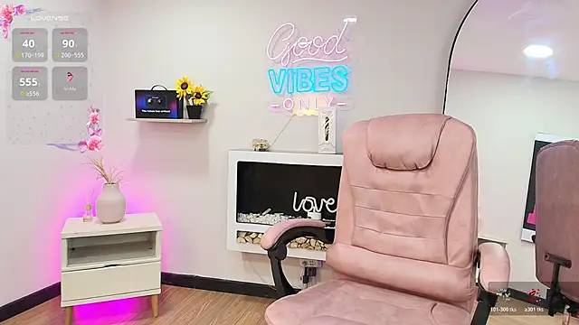 Chat +18 de Ayne_boudoir ao vivo