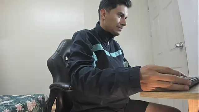 Mike_Conors' Live XXX Chat