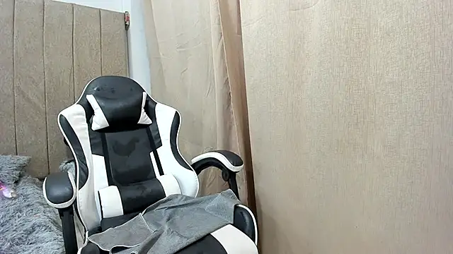 Онлайн чат XXX pipe_hot04