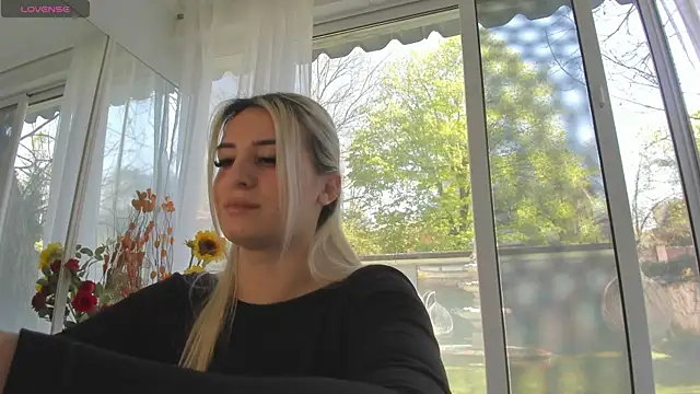 Chat XXX en directo de Ella_Vee