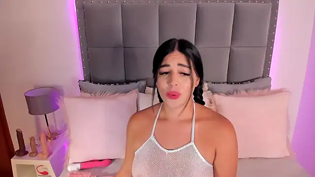 Saian-lory Adlı Modelin Canlı XXX Sohbeti