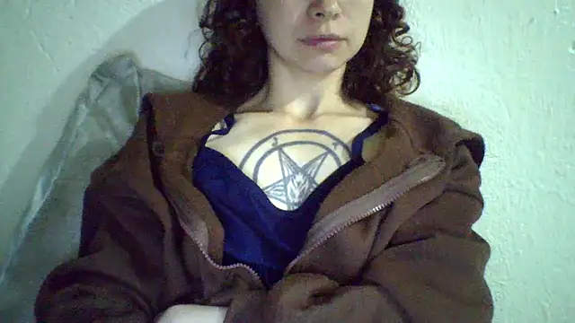 CELEna098rs707 Adlı Modelin Canlı XXX Sohbeti