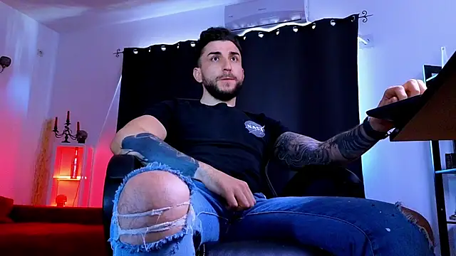 Онлайн чат XXX MightyAaron66