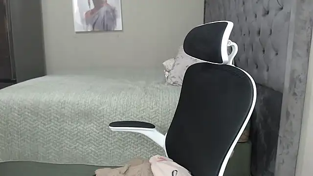 YummyMelxx Adlı Modelin Canlı XXX Sohbeti