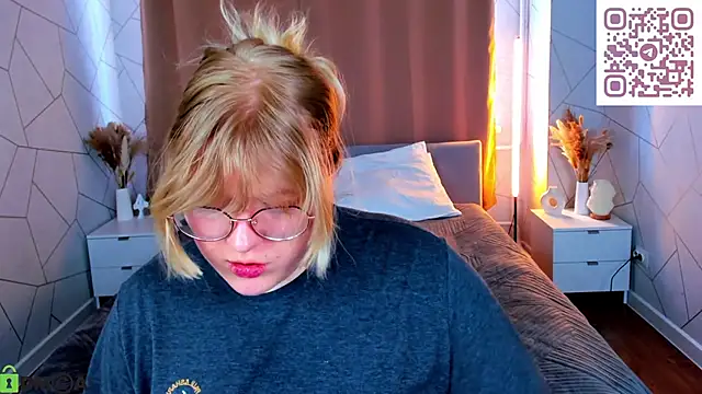 luna_c0ra's Live XXX Chat