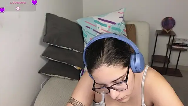 blue__moon_'s Live XXX Chat