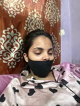 Sandhya_77 Show in webcam