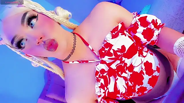 Shiaki_04 élő XXX-chatje