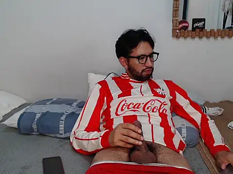 thomass1018 webcam show