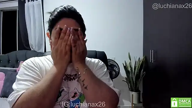 Živý XXX chat lucy26_