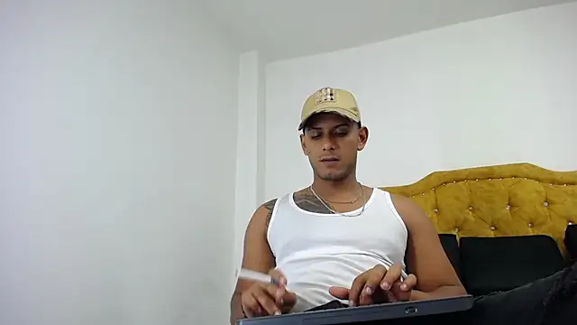 Chris_Dick23 Show in webcam