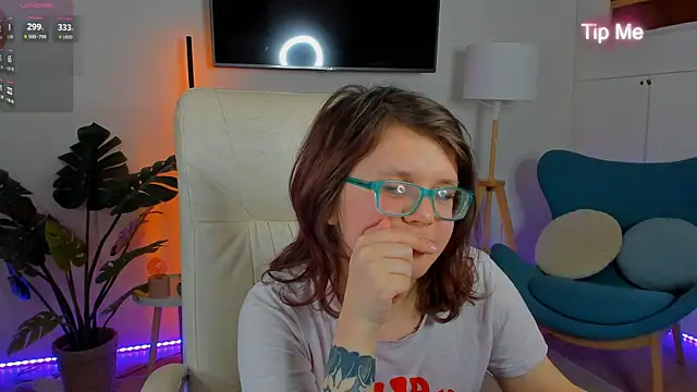 Ariell_Mini: онлайн-секс-чат