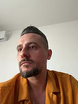 InsaneMattt's Live XXX Chat