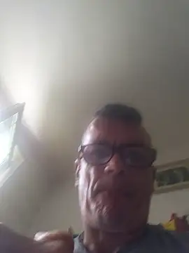 Robertino21cm Pertunjukan Webcam