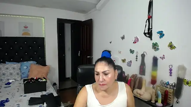 Chatroom XXX en direct de mature_bigboobs10