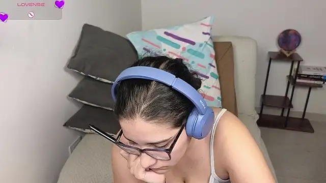 blue__moon_'s Live XXX Chat