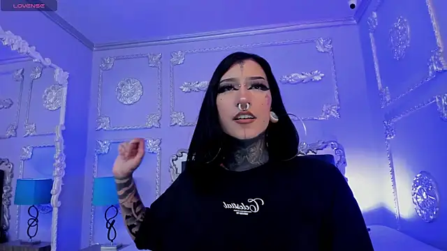 Kat_VonDe's Live XXX Chat