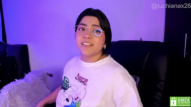 lucy26_ live XXX chat