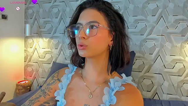 دردشة Sophiee_Hill الجنسية المباشرة