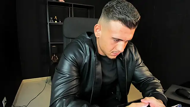 ElijahThorne Webcam Show