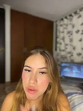 MiluRossee: вебкам-шоу