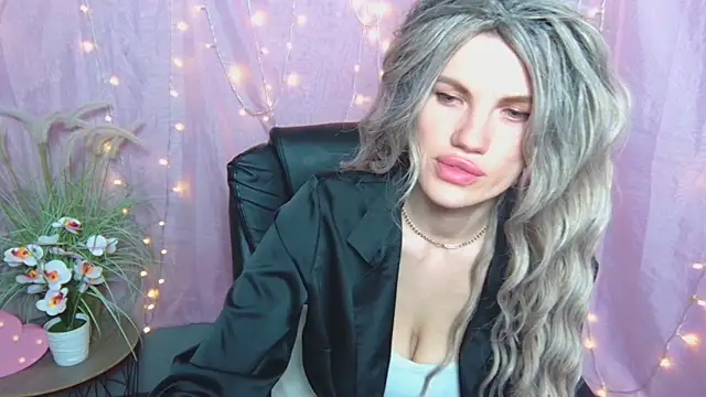 MilaLoona's Live XXX Chat