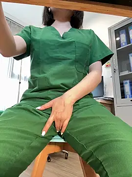 secretly_masturbating Show Webcam