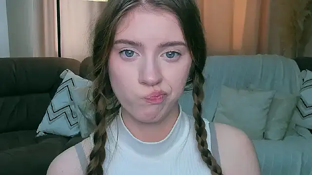 Erica_Kiss Adlı Modelin Canlı XXX Sohbeti