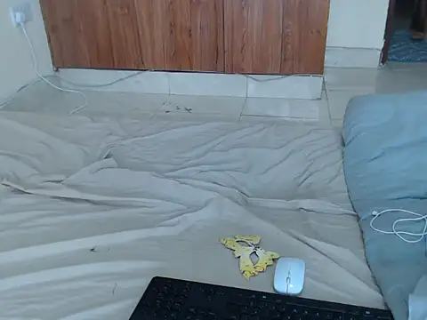 Chat +18 de sadyann ao vivo