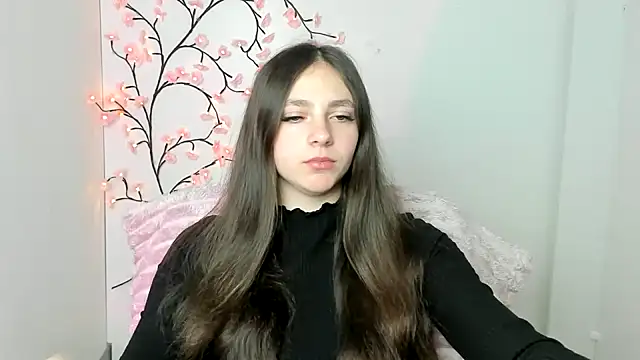 دردشة KissMeJulia الجنسية المباشرة