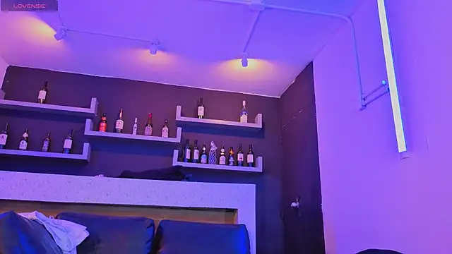 nova_salvatore's Live XXX Chat