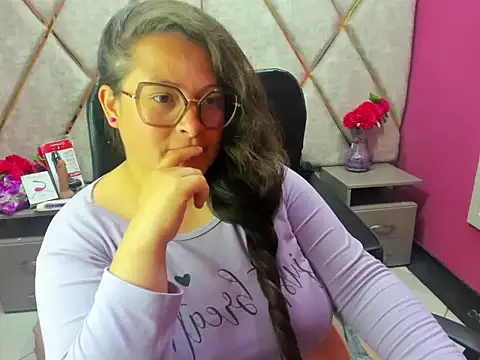 Sarah_Boobs_ Chat XXX in diretta