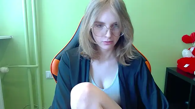 juicyPenny élő XXX-chatje