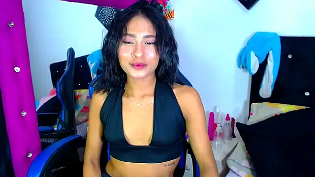 Jenng18 Adlı Modelin Canlı XXX Sohbeti