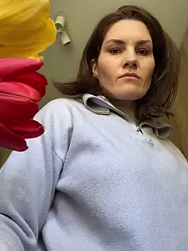 Ms-Lust1- Chat XXX in diretta